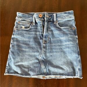 American Eagle Outfitters Blue Denim Mini Skirt Stretch size 2
